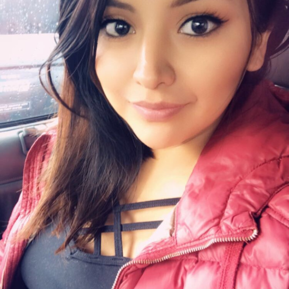 Meet your Posher, Adriana